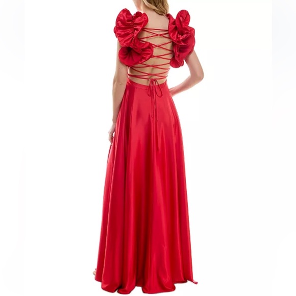 NWT. B Darlin's gorgeous satin red gown with pockets - Picture 2 of 15
